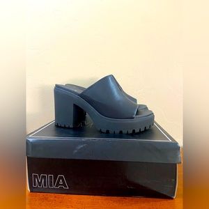 MIA- Juniper Black Sandals/Mules